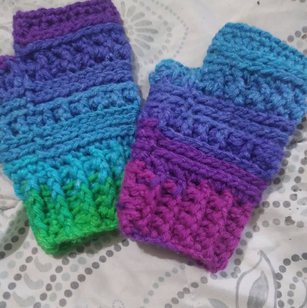 Ana Crochet Fingerless Gloves